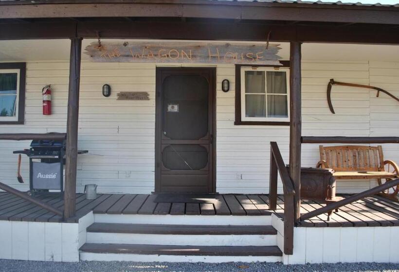 Bungalow Rodzinny, Aspen Inn