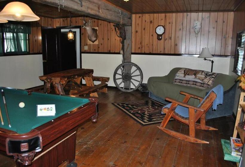 Bungalow Rodzinny, Aspen Inn