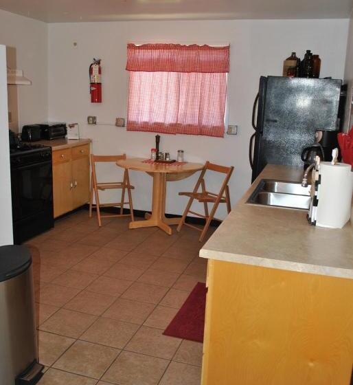 Bungalow Rodzinny, Aspen Inn