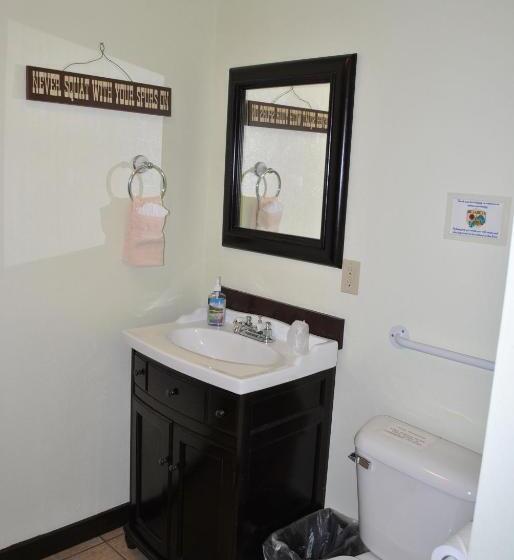 Bungalow Rodzinny, Aspen Inn