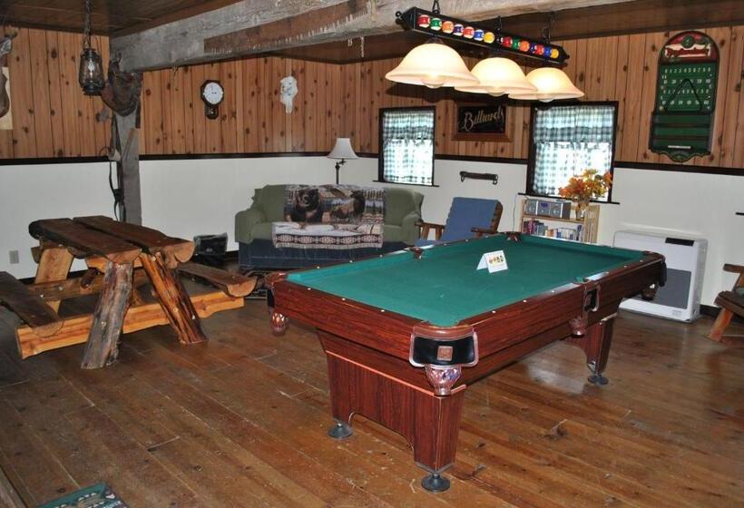 Bungalow Rodzinny, Aspen Inn