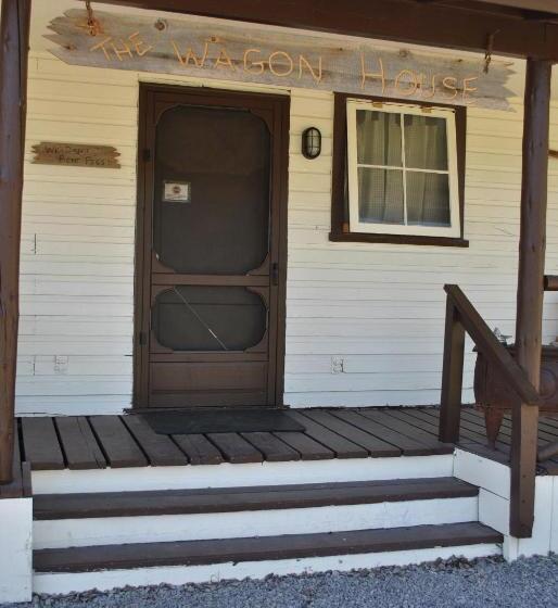 Bungalow Rodzinny, Aspen Inn