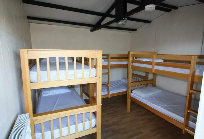 ルームシェアのワンベッド, The White Horse Inn Bunkhouse