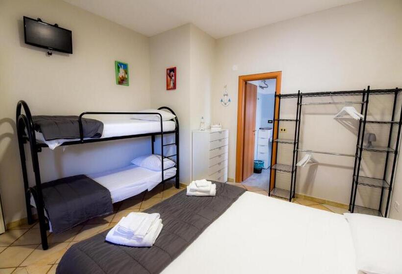 غرفة قياسية رباعية, B&b Macchia Mediterranea