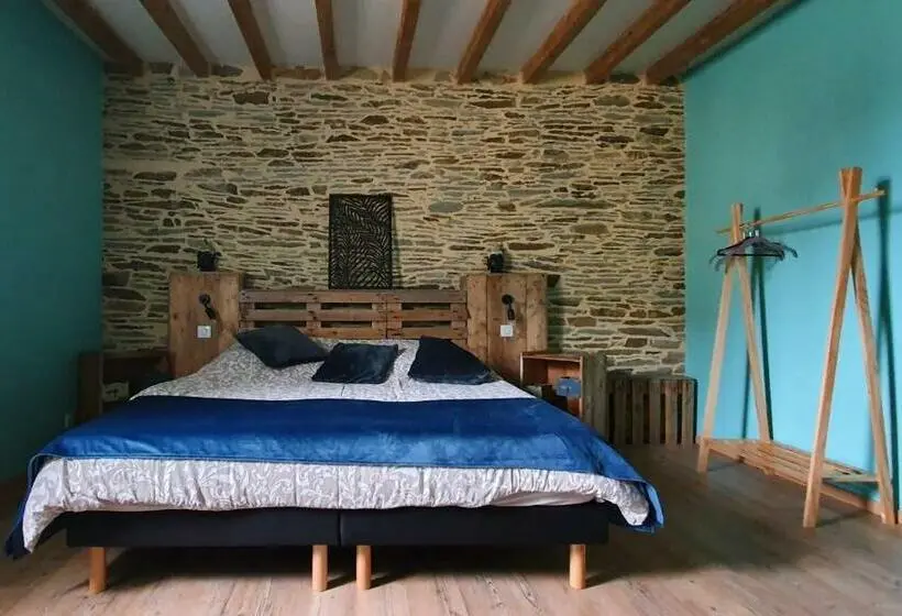 コンフォートトリプルルーム, Bed And Breakfast Au Champ Du Douits