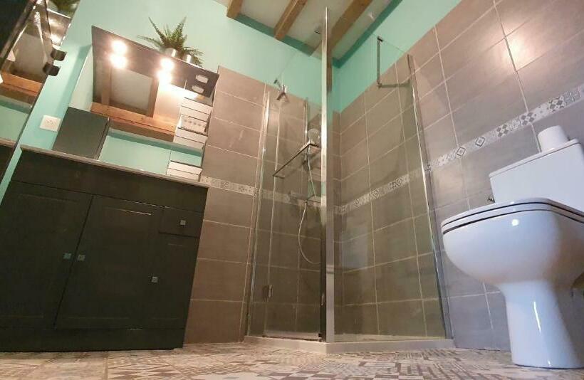 舒适三人间, Bed And Breakfast Au Champ Du Douits