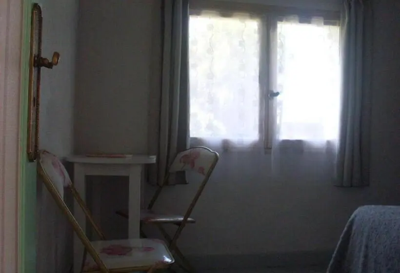スタンダードインサイドビュールーム, Domaine Saint Hilaire