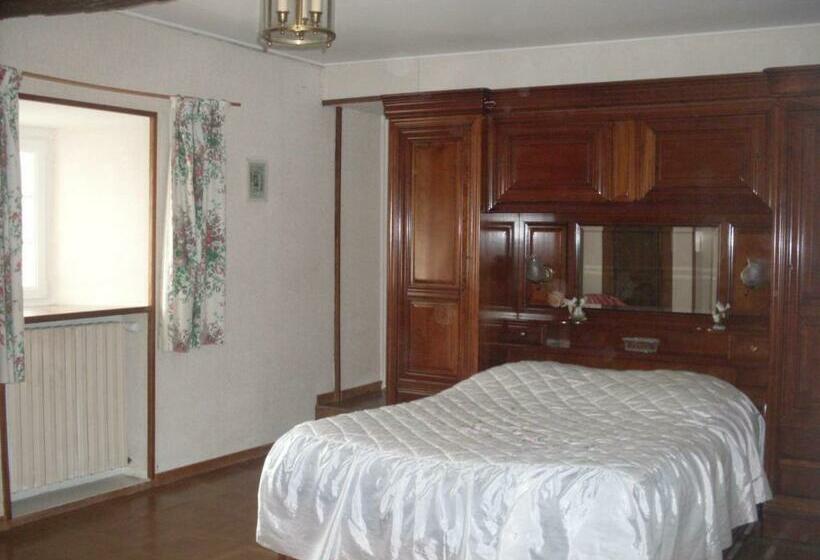 חדר משפחתי, Domaine Saint Hilaire