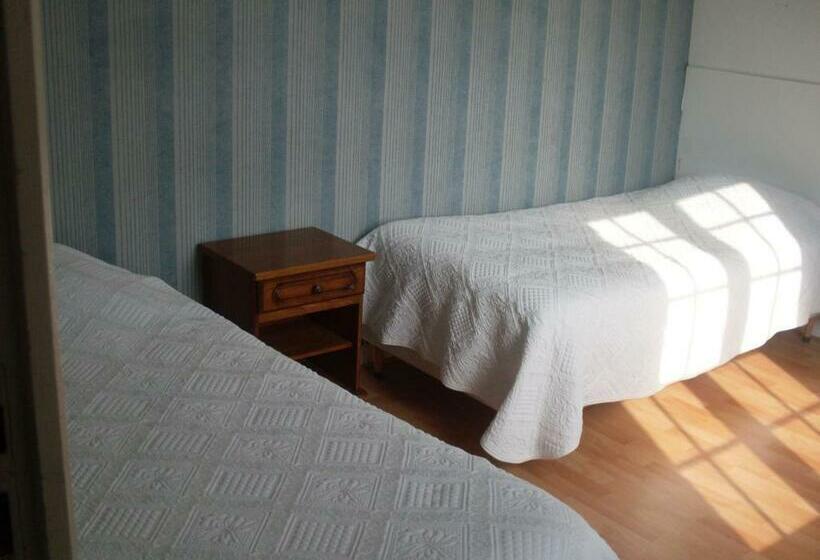 חדר משפחתי, Domaine Saint Hilaire