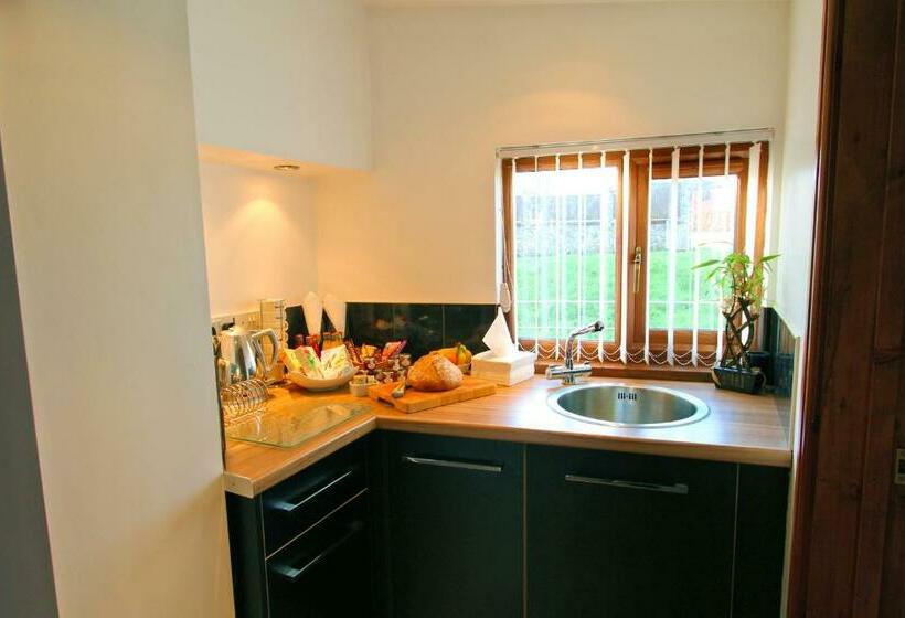 标准间, Sound Of The River