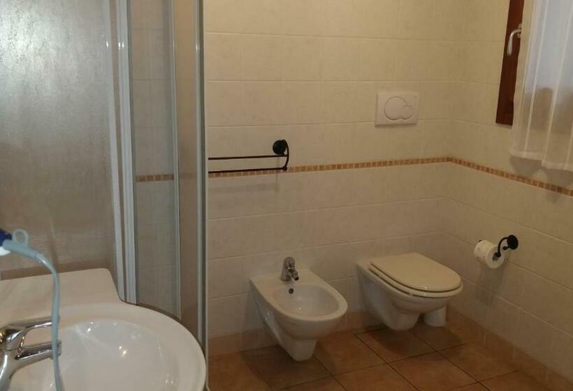 Номер Стандарт, Agriturismo L Albara Wines, Pool & Spa