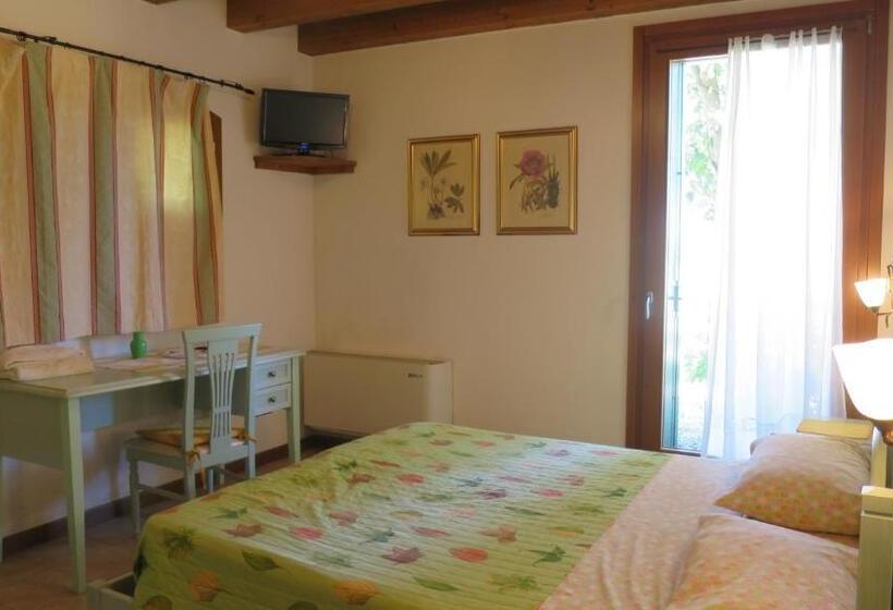 Номер Стандарт, Agriturismo L Albara Wines, Pool & Spa