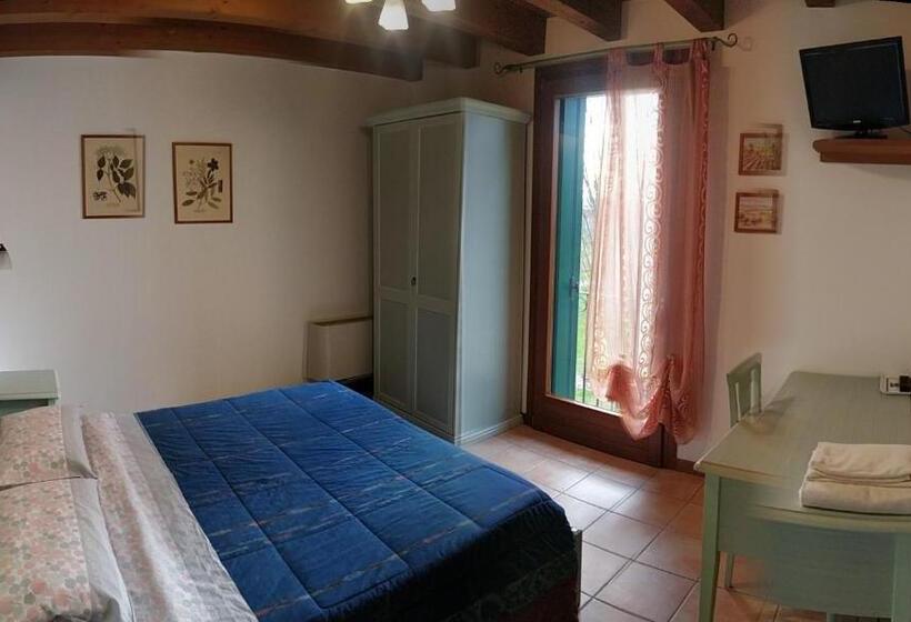 Номер Стандарт, Agriturismo L Albara   Wines, Pool & Spa