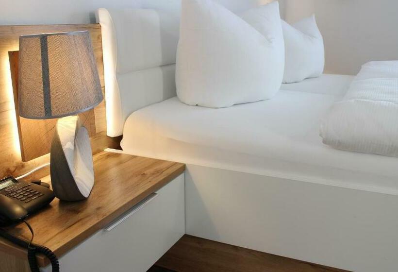 Standart Oda, Glas Schwarzwald