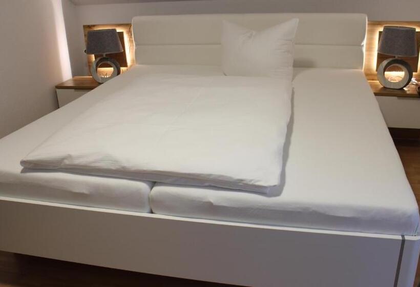 Standart Oda, Glas Schwarzwald