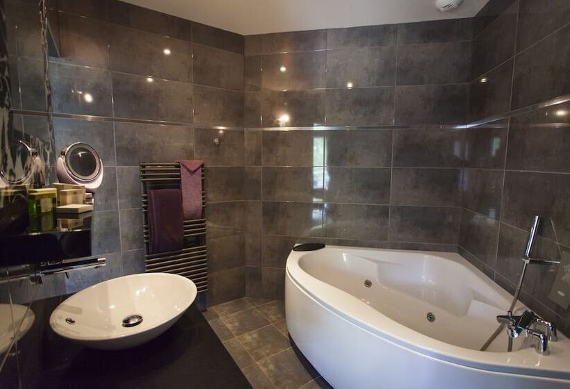 자쿠지 스위트, Logis La Source Bleue