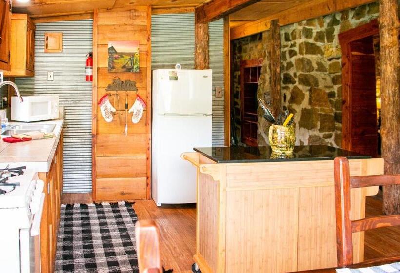 Люкс Кровать Кинг, Panther Valley Ranch