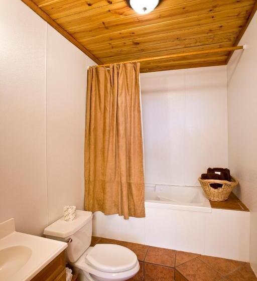 Студия Deluxe, Panther Valley Ranch