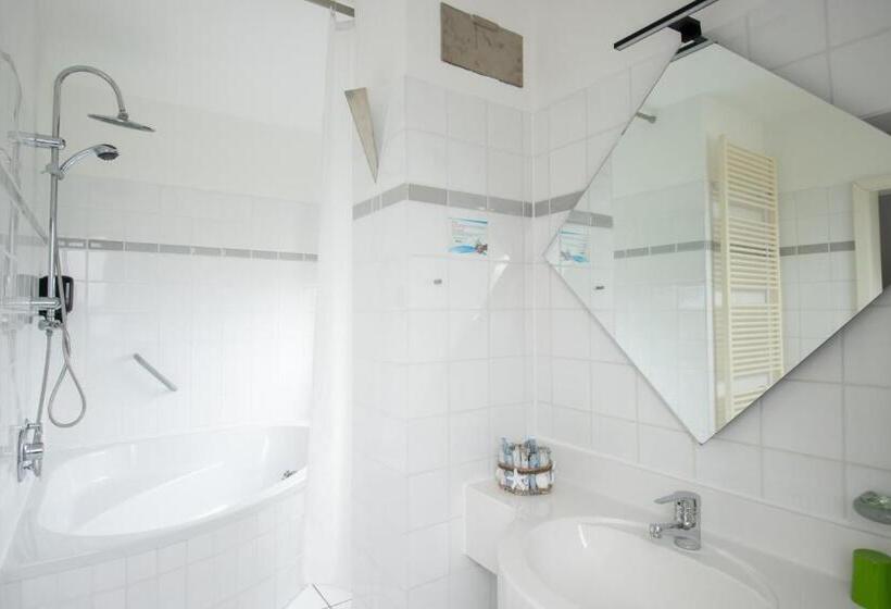 Полулюкс, Inselhotel Kleiner Bodden
