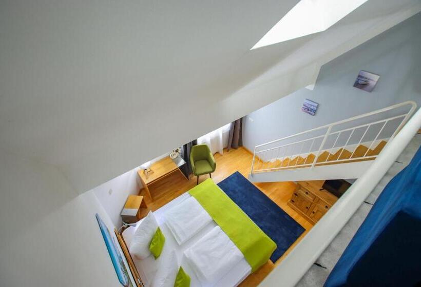 Полулюкс, Inselhotel Kleiner Bodden