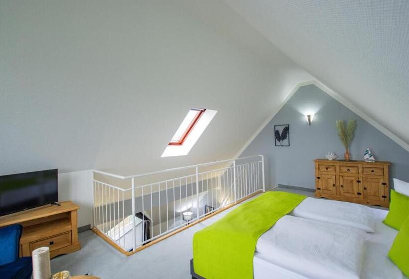 Полулюкс, Inselhotel Kleiner Bodden