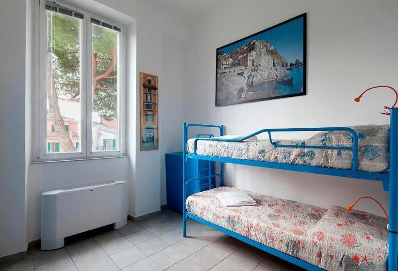 スタンダード４人部屋, Ostello Corniglia