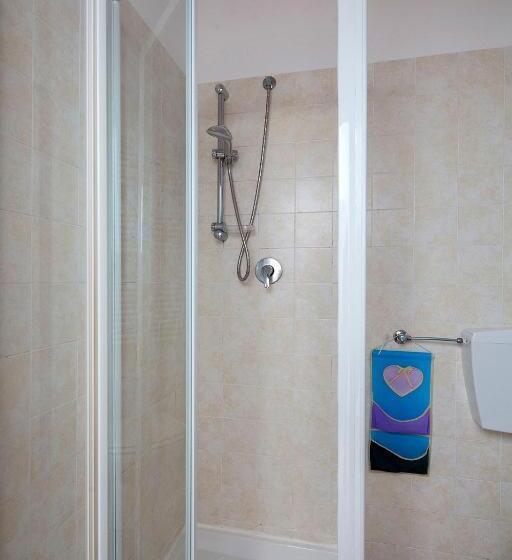 غرفة قياسية رباعية, Ostello Corniglia