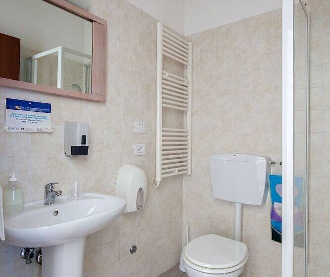 غرفة قياسية, Ostello Corniglia