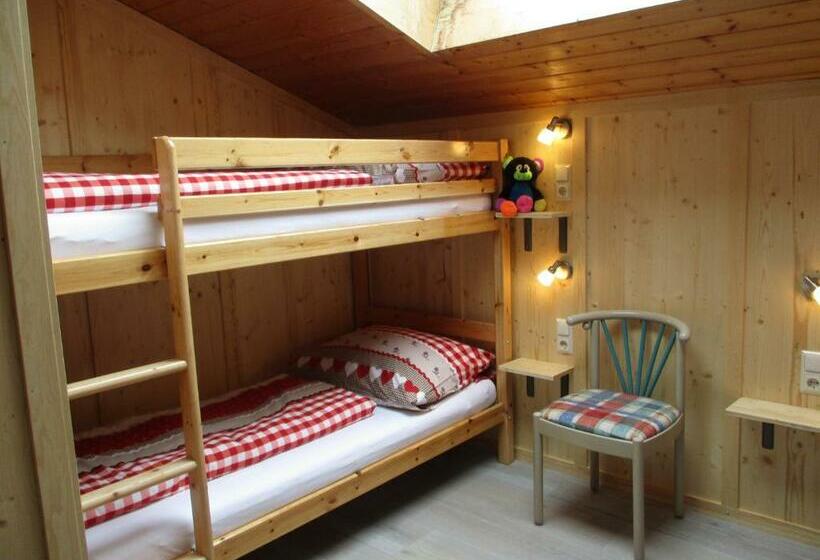 חדר משפחתי נוף להרים, Adlerhorst