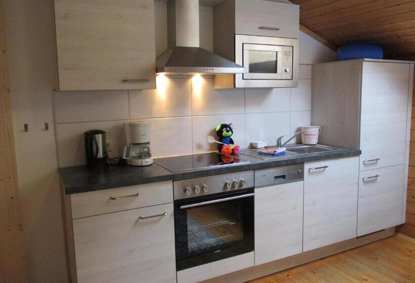 דירה בת חדר שינה 1 עם מרפסת, Adlerhorst