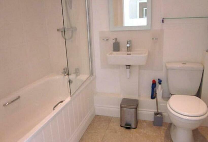 家庭间, Annapurna Guest House