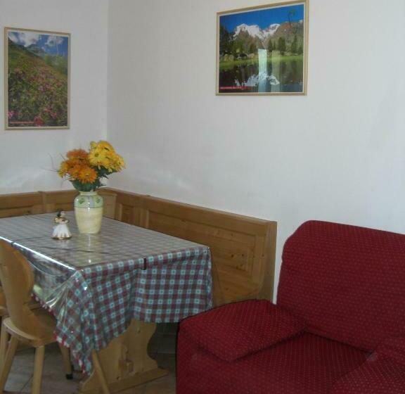 דירת חדר, Residence Alice