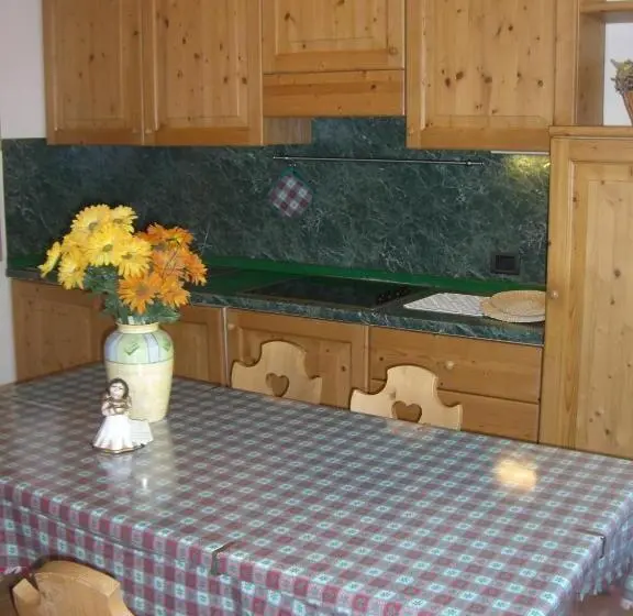 Huoneisto 2 Makuuhuonetta, Residence Alice