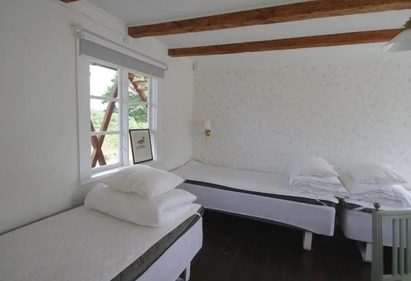 バスルーム共有のトリプルスタンダード, Tjärö Hotell & Vandrarhem