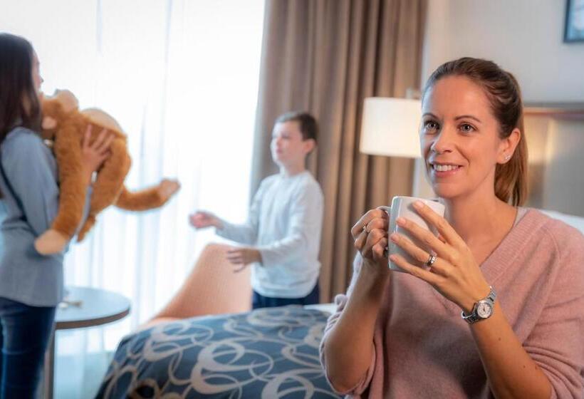 اتاق لوکس خانوادگی, Clayton Hotel Belfast City