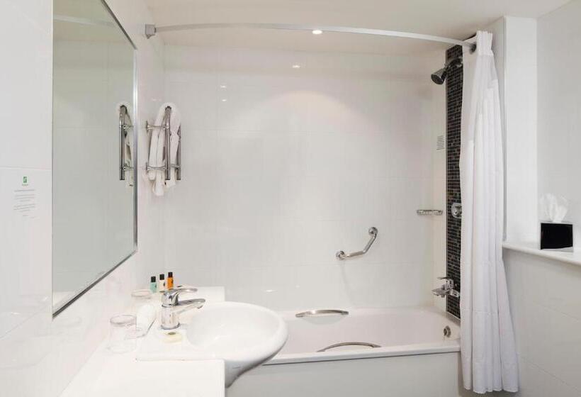 חדר משפחתי דלוקס, Clayton Hotel Belfast City