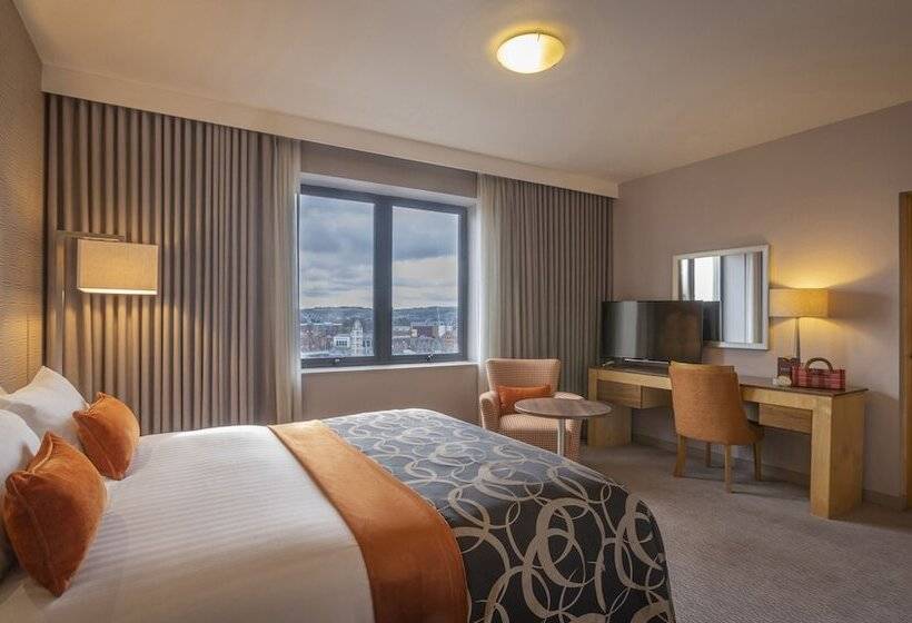 Номер Deluxe, Clayton Hotel Belfast City