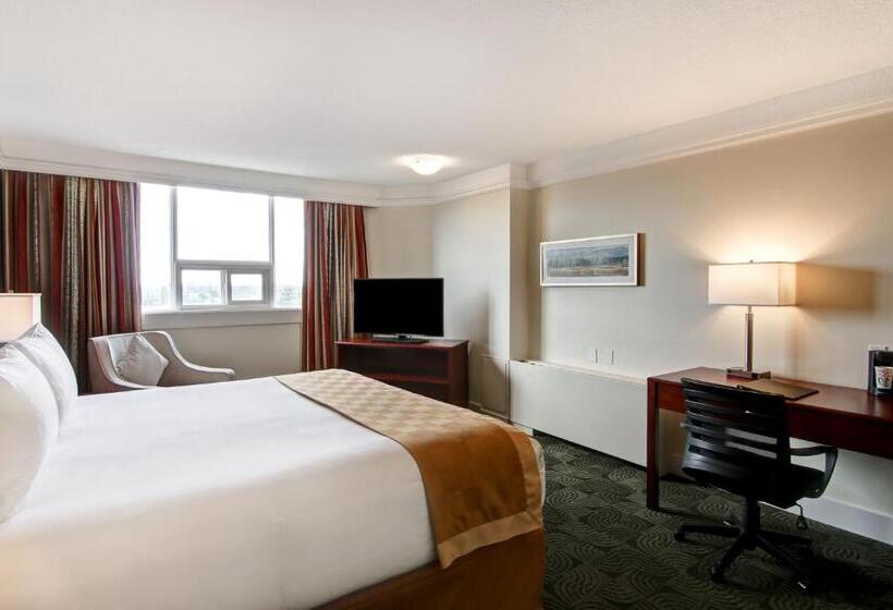 キングサイズベッドのデラックスルーム, Edmonton Inn And Conference Centre