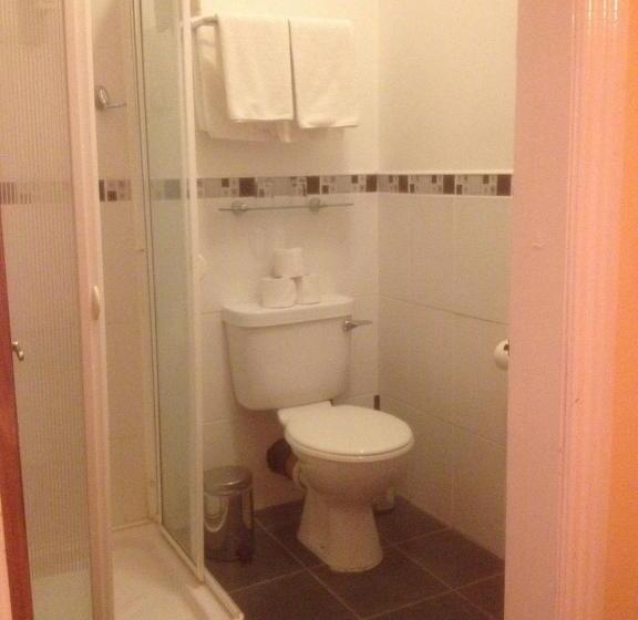 Номер Стандарт Трехместный, Glendine Inn