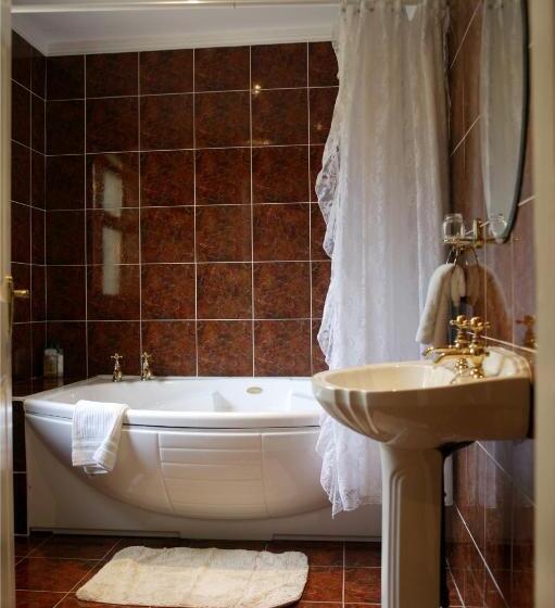 ジュニアスイート, Hanora's Cottage Guesthouse And Restaurant