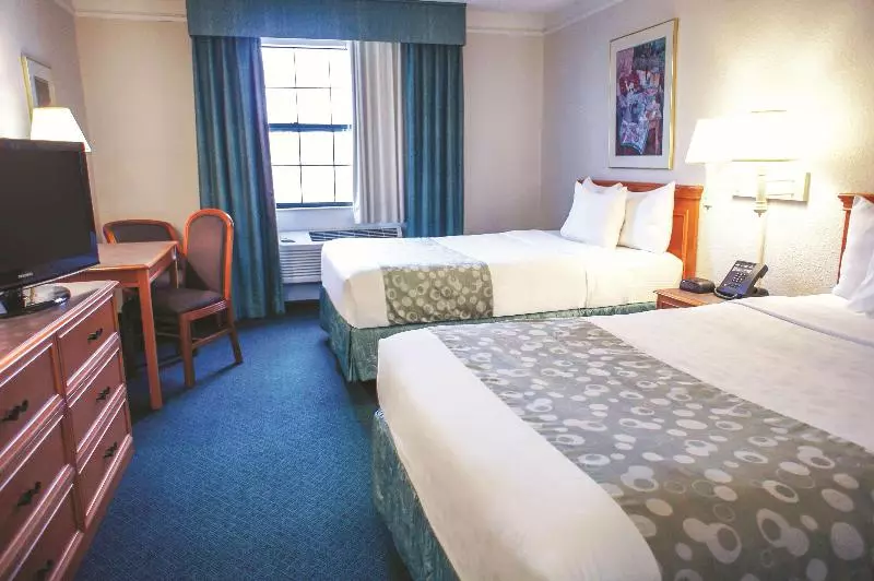 Deluxe-huone, La Quinta Inn By Wyndham Moline Airport