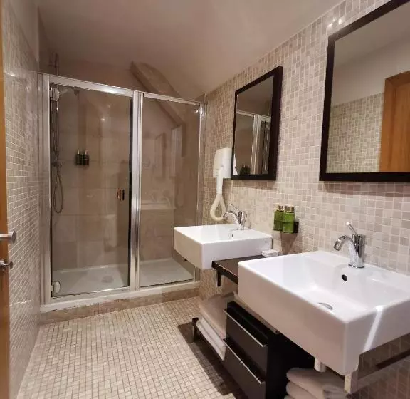 اتاق لوکس سه تخته, Langtons Hotel Kilkenny