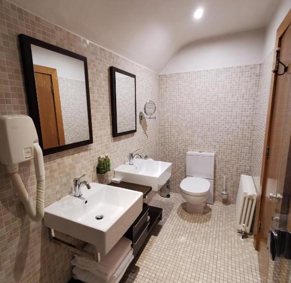 اتاق لوکس سه تخته, Langtons Hotel Kilkenny