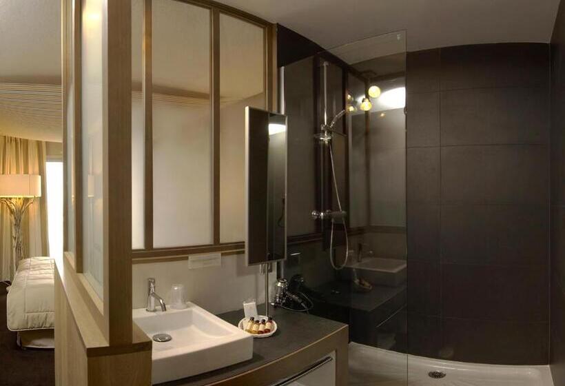 Трехместный Номер Superior, Logis Hôtel Restaurant Le Calluna