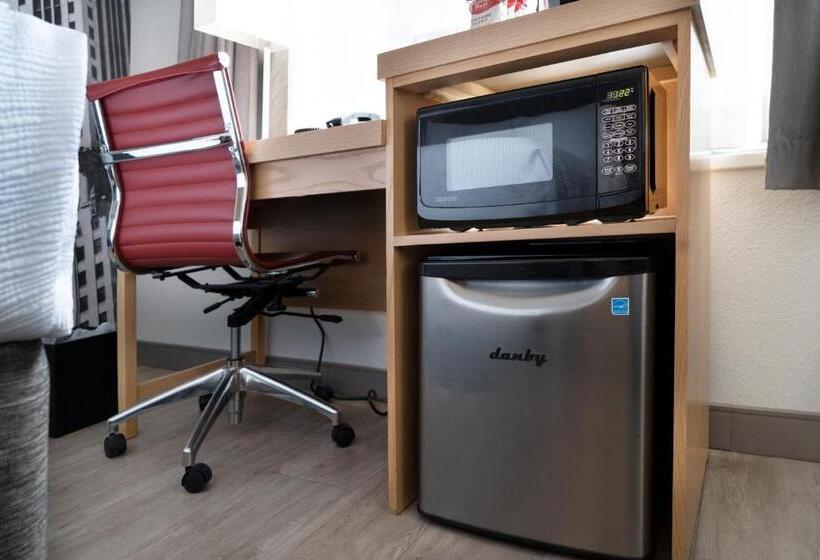 اتاق سوپریور با تخت بزرگ, Saint Clair   Magnificent Mile