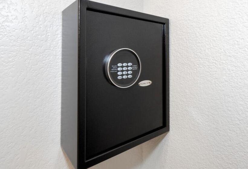 اتاق دلوکس مخصوص معلولین, Saint Clair   Magnificent Mile