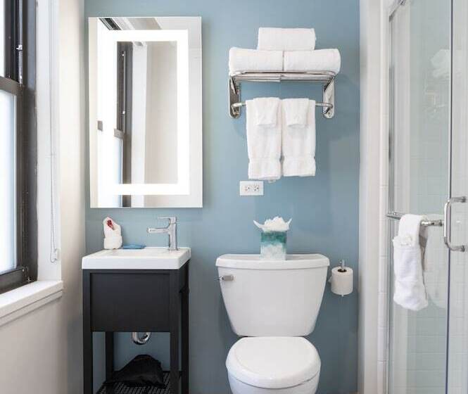 اتاق لوکس, Saint Clair   Magnificent Mile