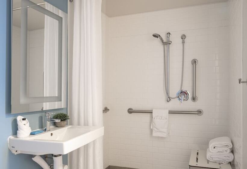 اتاق لوکس, Saint Clair   Magnificent Mile