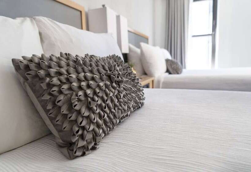 غرفه قياسيه سريرين مزدوجين, Saint Clair   Magnificent Mile