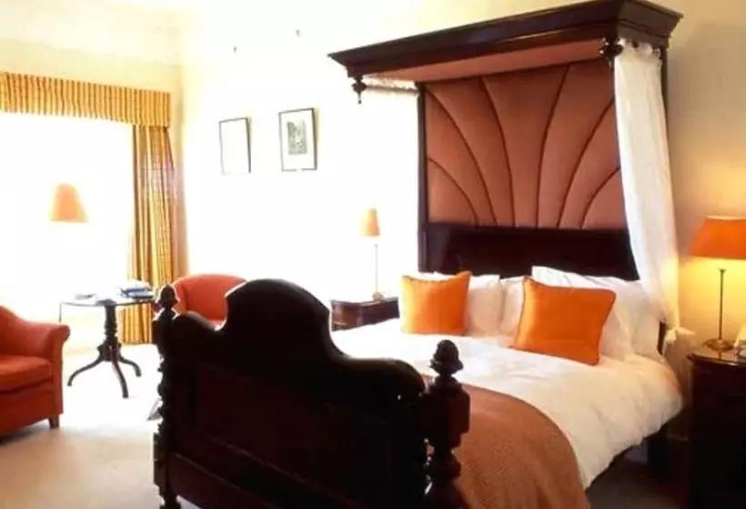 デラックスルーム, Emlagh House